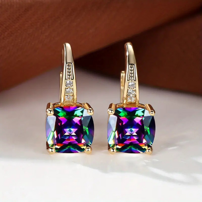 Boucles d'oreilles créoles élégantes avec pierres scintillantes