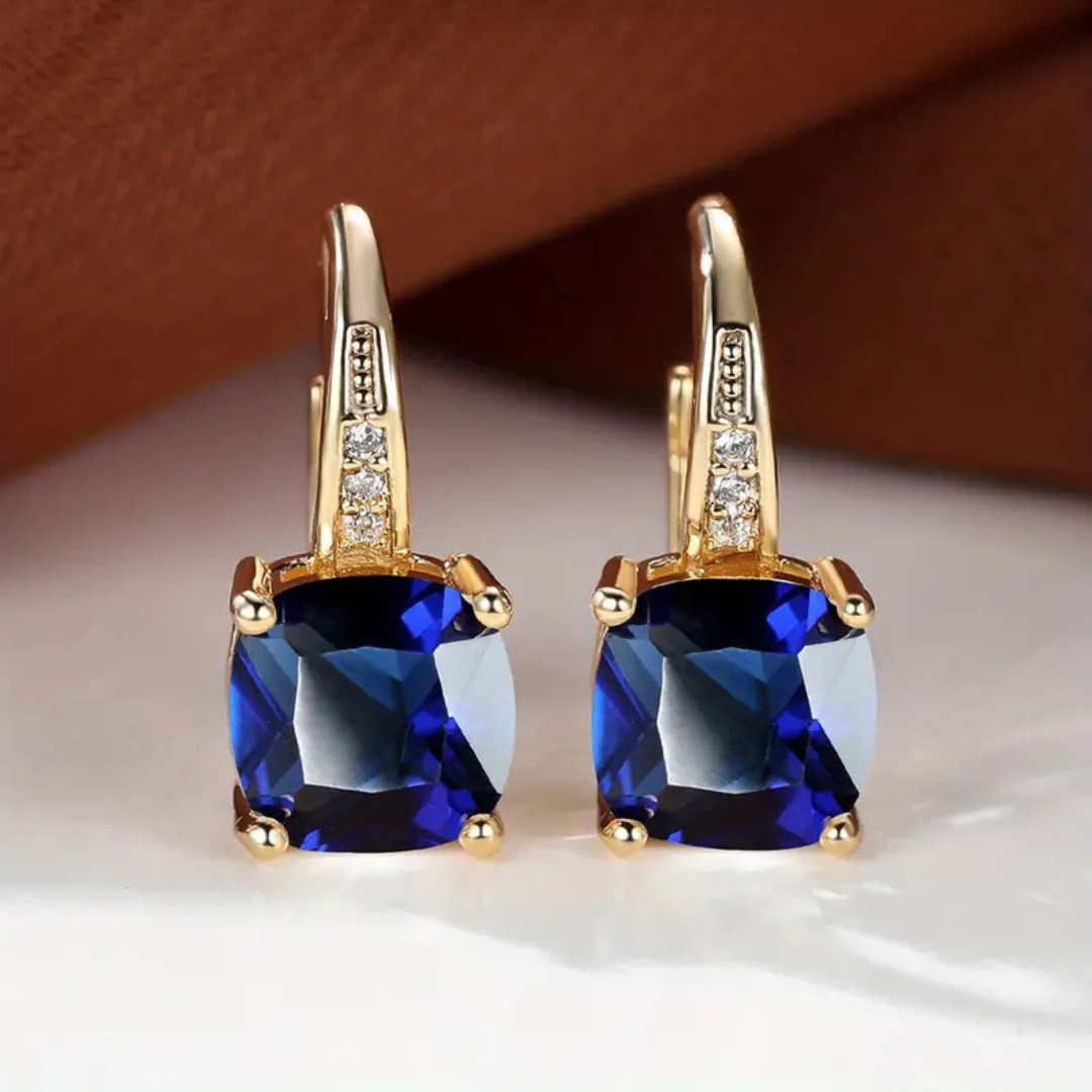Boucles d'oreilles créoles élégantes avec pierres scintillantes