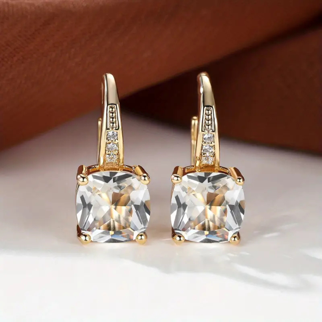 Boucles d'oreilles créoles élégantes avec pierres scintillantes