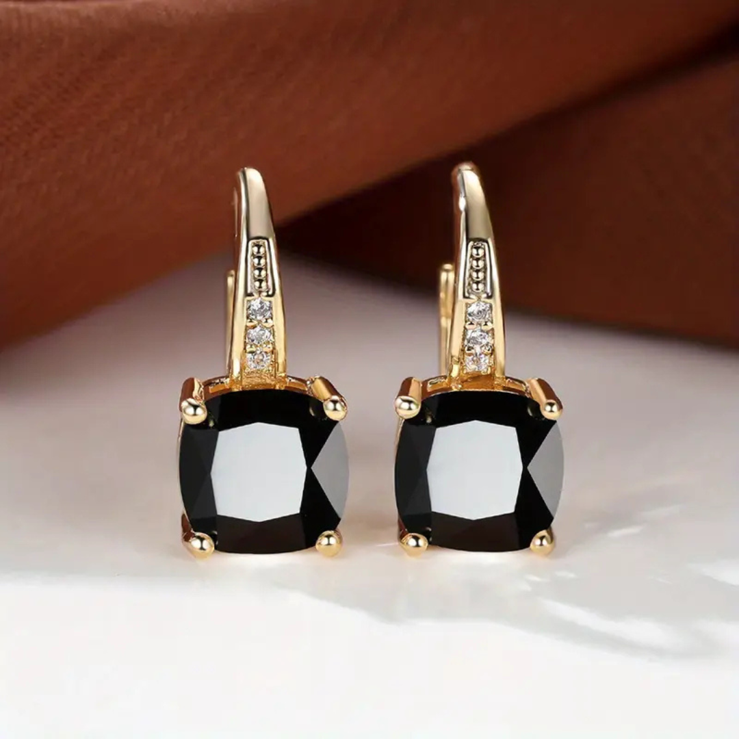 Boucles d'oreilles créoles élégantes avec pierres scintillantes