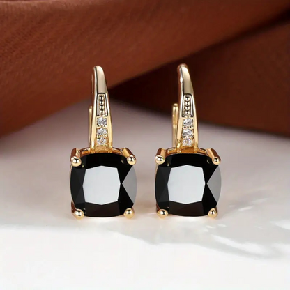 Boucles d'oreilles créoles élégantes avec pierres scintillantes