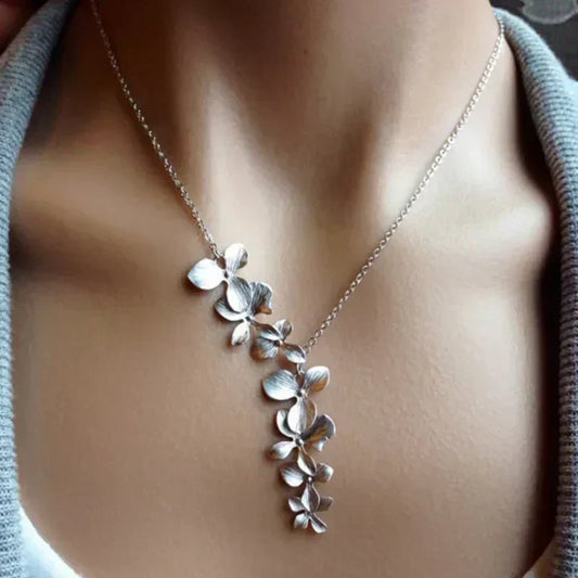 Collier Charme Pétales Argentés