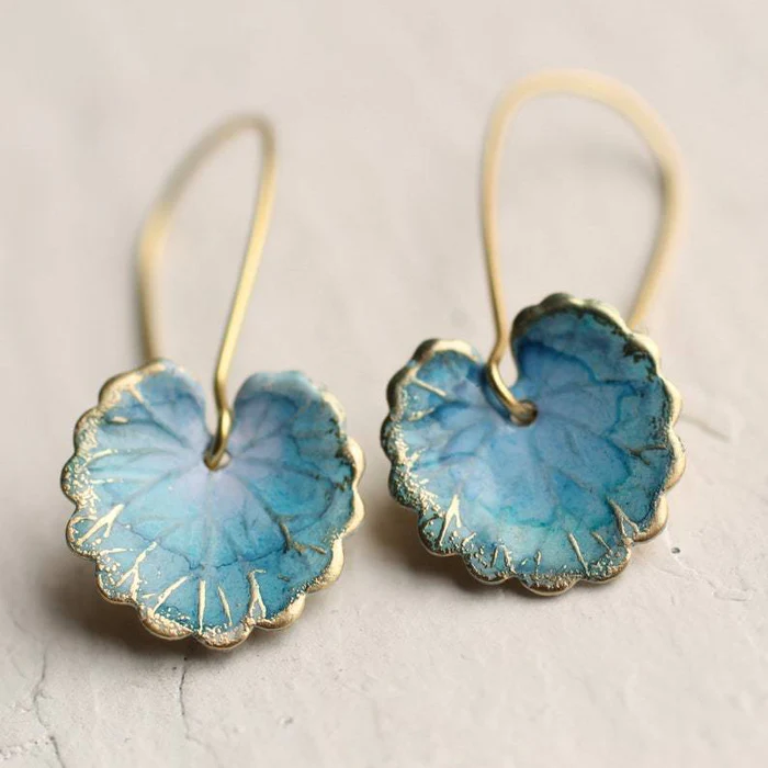 Boucles d'Oreilles Vintage en Design de Feuille Bleue