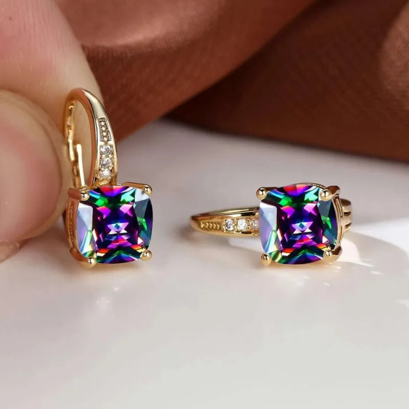 Boucles d'oreilles créoles élégantes avec pierres scintillantes